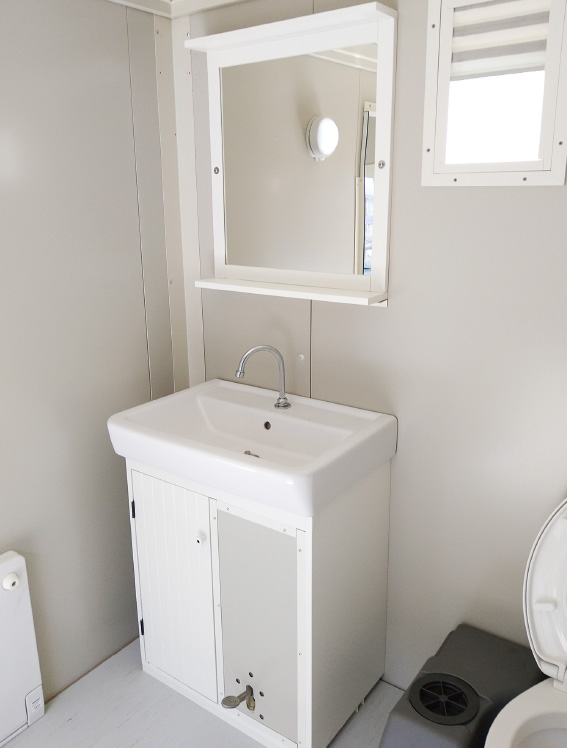 快適トイレTM型 簡易⽔洗式
